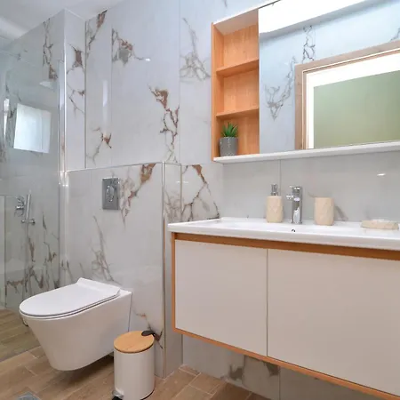 Elia Apartman